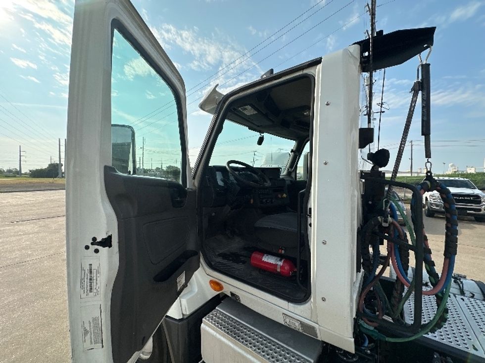 Day Cab Tractor-Heavy Duty Tractors-International-2019-LT625-Waxahachie-TX-555,055\n\t\tmiles-$ 22,750 - Image 9