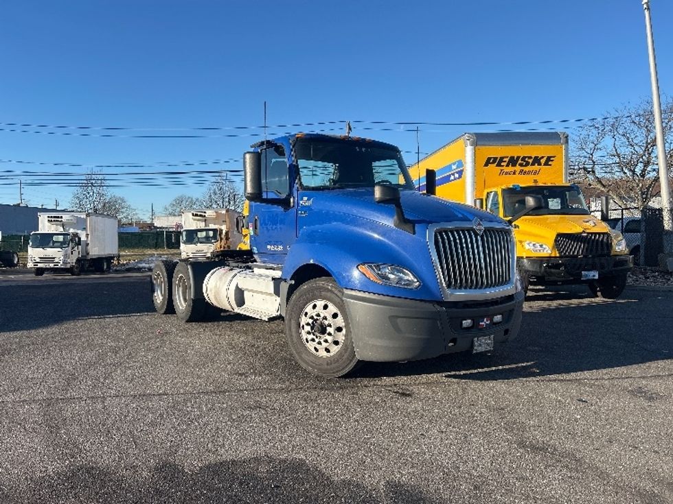 Day Cab Tractor-Heavy Duty Tractors-International-2019-LT625-West Babylon-NY-289,615\n\t\tmiles-$ 35,000 - Image 1