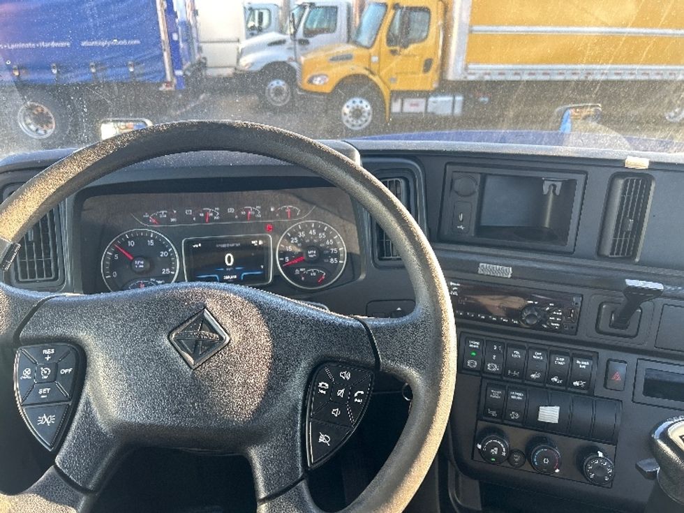 Day Cab Tractor-Heavy Duty Tractors-International-2019-LT625-West Babylon-NY-289,615\n\t\tmiles-$ 35,000 - Image 11