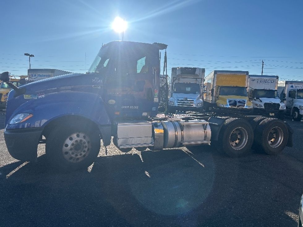 Day Cab Tractor-Heavy Duty Tractors-International-2019-LT625-West Babylon-NY-289,615\n\t\tmiles-$ 35,000 - Image 4