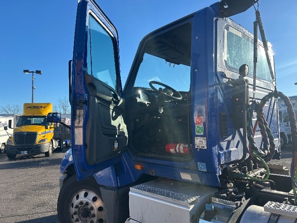 Day Cab Tractor-Heavy Duty Tractors-International-2019-LT625-West Babylon-NY-289,615\n\t\tmiles-$ 35,000 - Image 9