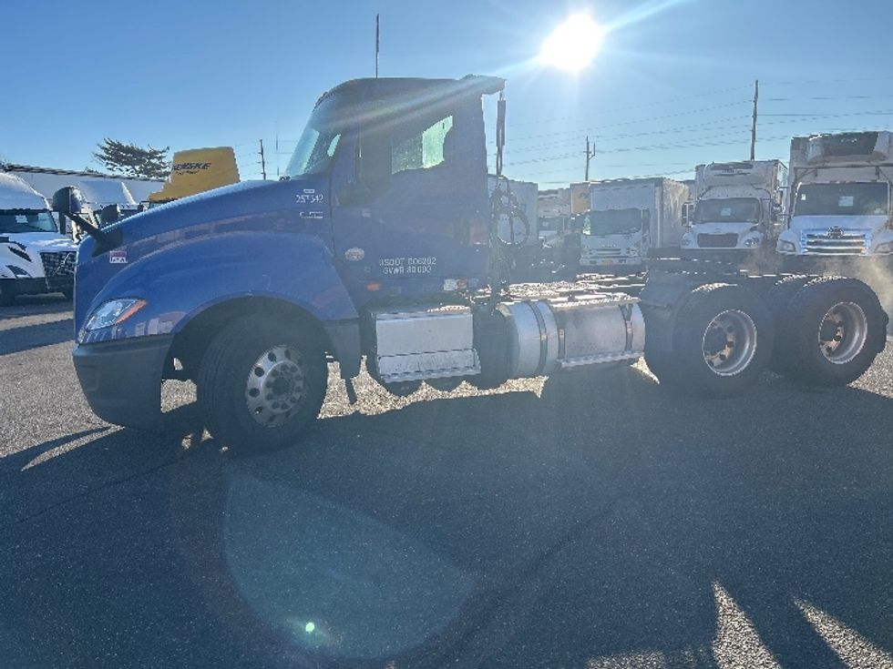 Day Cab Tractor-Heavy Duty Tractors-International-2019-LT625-West Babylon-NY-396,244\n\t\tmiles-$ 29,500 - Image 4