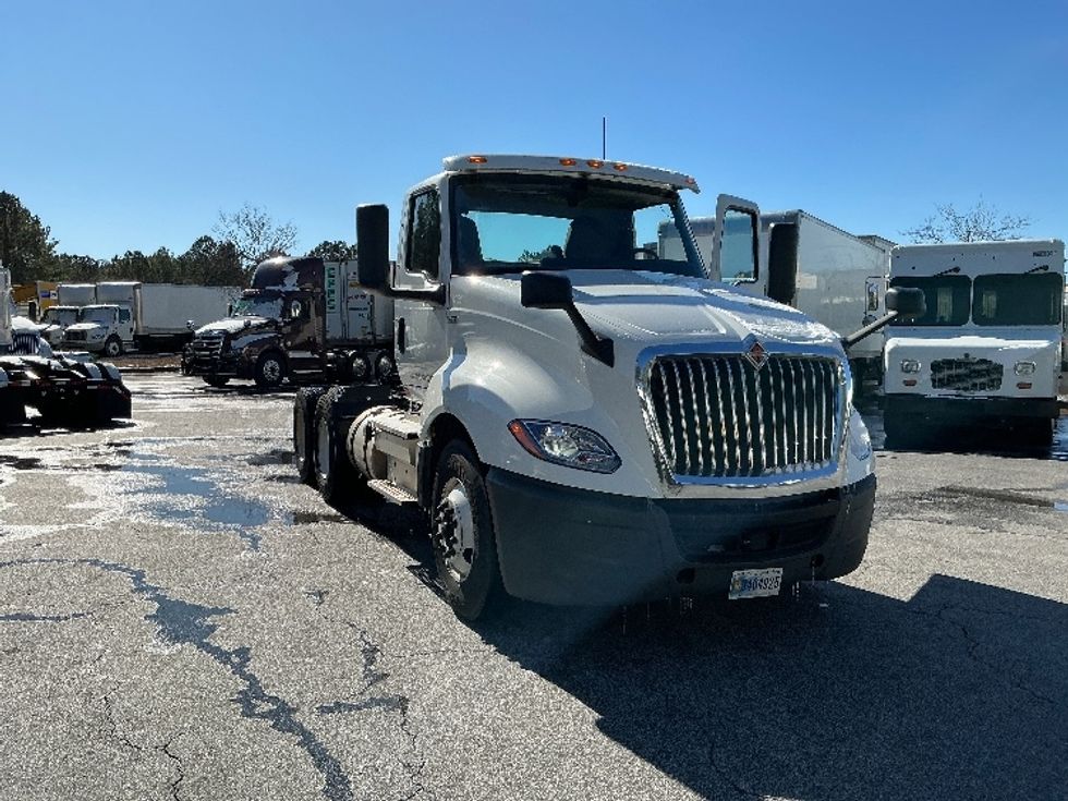 Day Cab Tractor-Heavy Duty Tractors-International-2019-LT625-West Columbia-SC-342,613\n\t\tmiles-$ 29,500 - Image 1