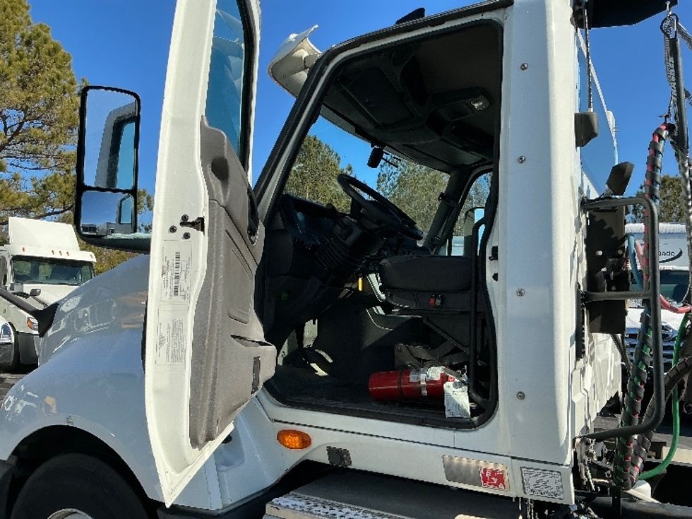 Day Cab Tractor-Heavy Duty Tractors-International-2019-LT625-West Columbia-SC-342,613\n\t\tmiles-$ 29,500 - Image 9