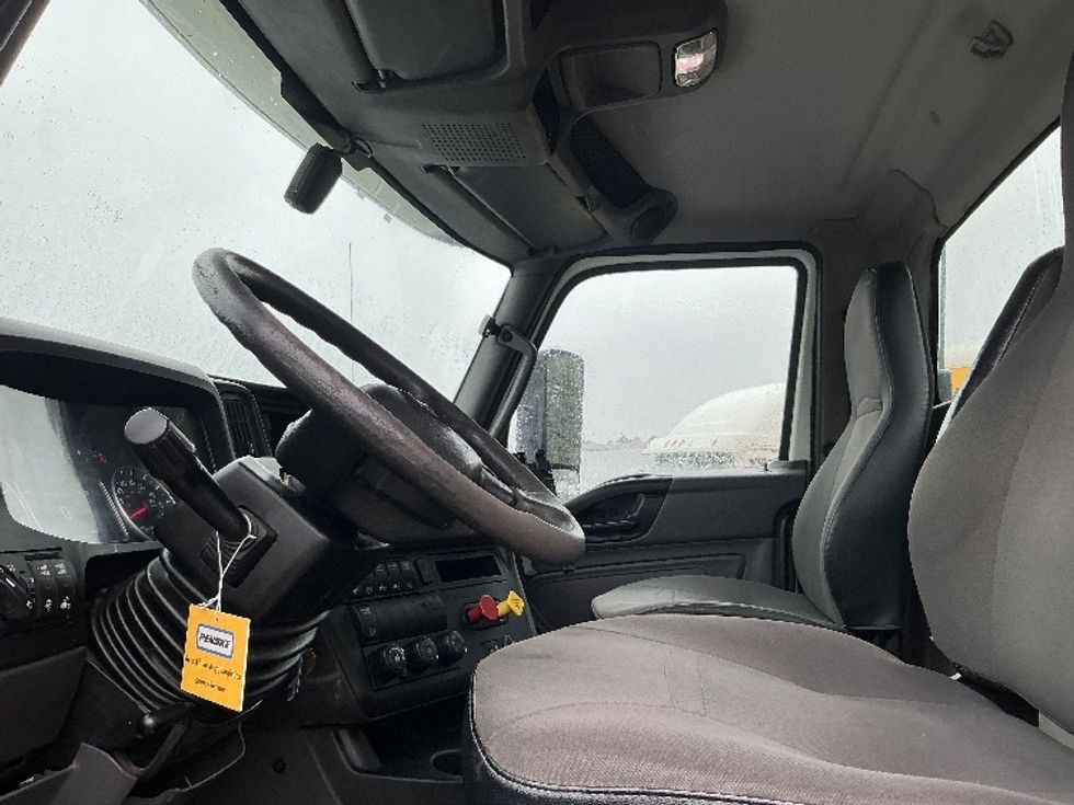 Day Cab Tractor-Heavy Duty Tractors-International-2019-LT625-West Columbia-SC-377,721\n\t\tmiles-$ 26,250 - Image 10