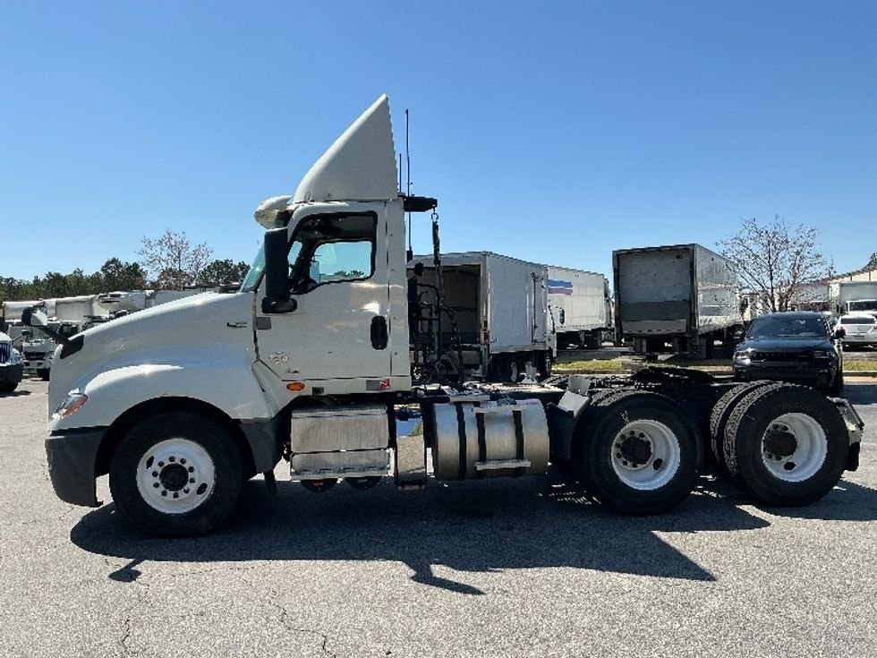 Day Cab Tractor-Heavy Duty Tractors-International-2019-LT625-West Columbia-SC-377,721\n\t\tmiles-$ 26,250 - Image 4
