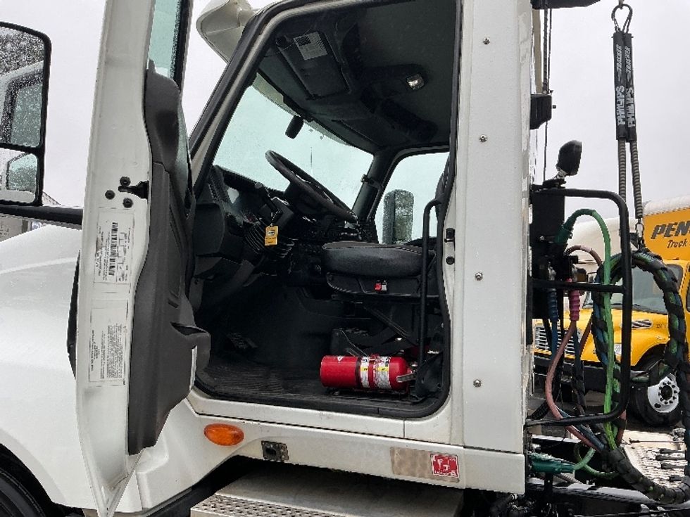 Day Cab Tractor-Heavy Duty Tractors-International-2019-LT625-West Columbia-SC-377,721\n\t\tmiles-$ 26,250 - Image 9
