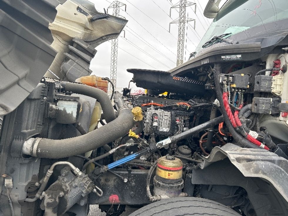 Day Cab Tractor-Heavy Duty Tractors-International-2019-LT625-West Sacramento-CA-128,290\n\t\tmiles-$ 31,250 - Image 16