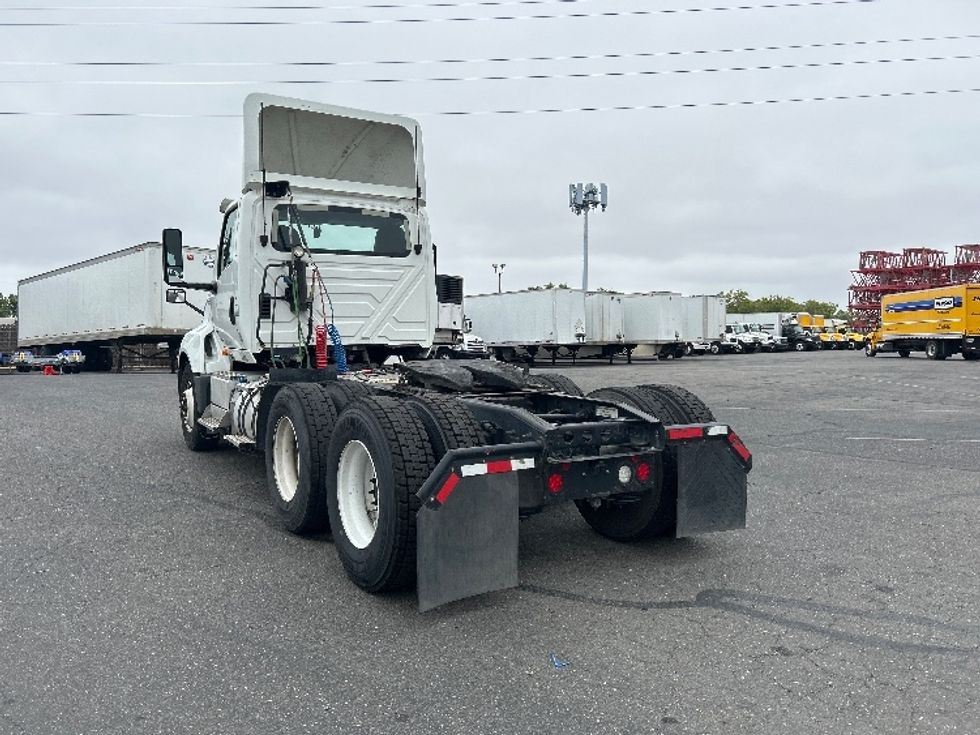 Day Cab Tractor-Heavy Duty Tractors-International-2019-LT625-West Sacramento-CA-128,290\n\t\tmiles-$ 31,250 - Image 5