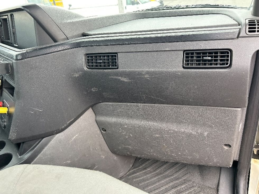 Day Cab Tractor-Heavy Duty Tractors-International-2019-LT625-West Sacramento-CA-180,669\n\t\tmiles-$ 32,250 - Image 13