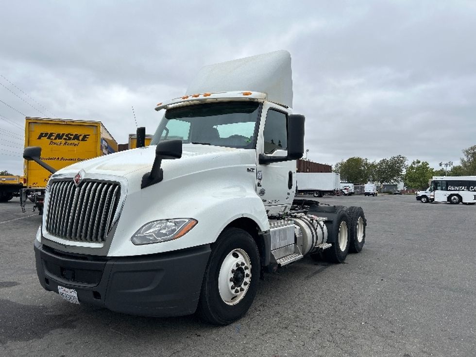Day Cab Tractor-Heavy Duty Tractors-International-2019-LT625-West Sacramento-CA-180,669\n\t\tmiles-$ 32,250 - Image 3