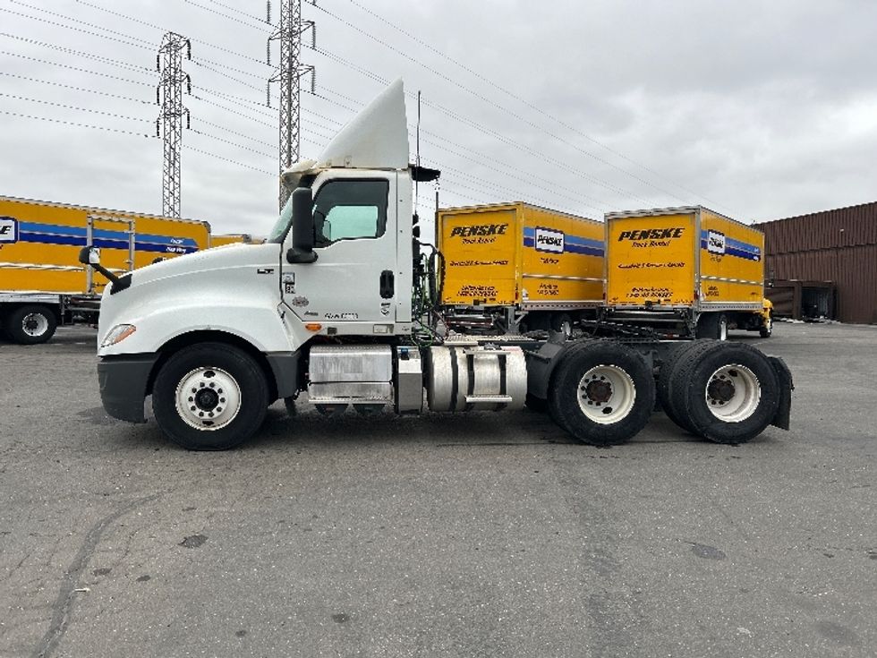 Day Cab Tractor-Heavy Duty Tractors-International-2019-LT625-West Sacramento-CA-180,669\n\t\tmiles-$ 32,250 - Image 4