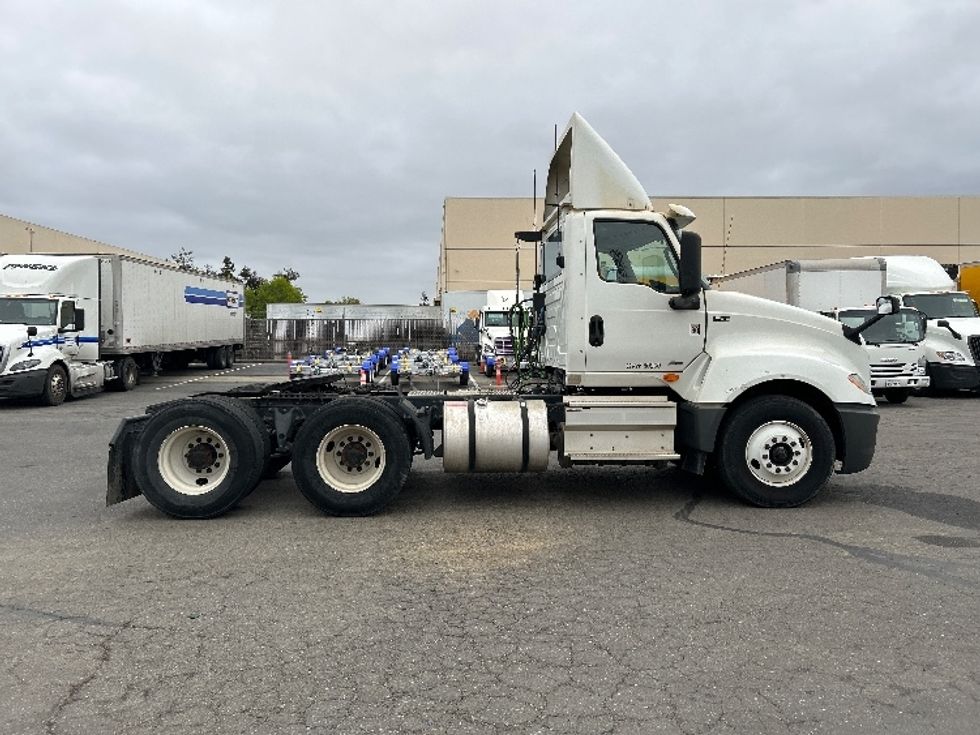 Day Cab Tractor-Heavy Duty Tractors-International-2019-LT625-West Sacramento-CA-180,669\n\t\tmiles-$ 32,250 - Image 8