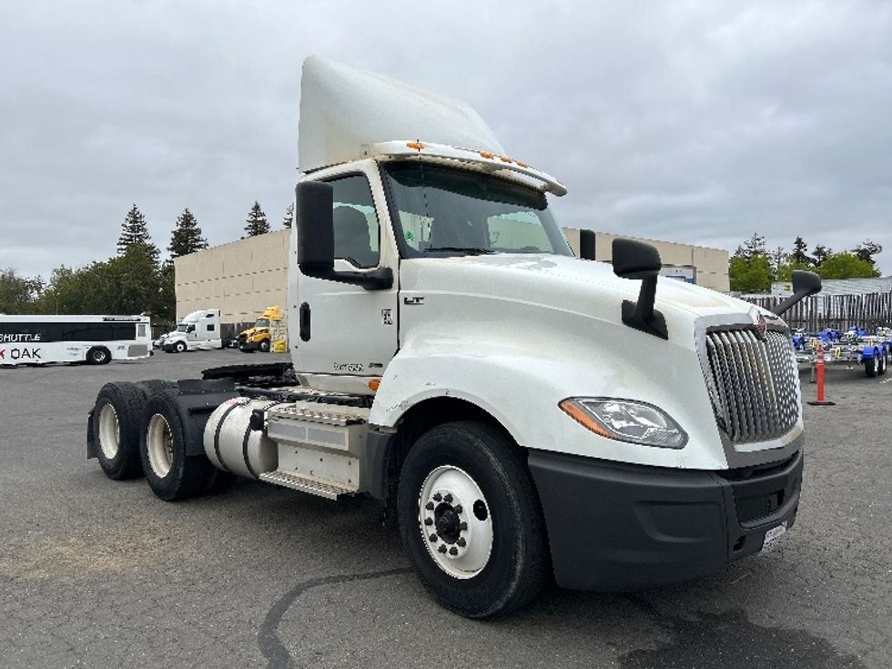 Day Cab Tractor-Heavy Duty Tractors-International-2019-LT625-West Sacramento-CA-187,807\n\t\tmiles-$ 27,500 - Image 1