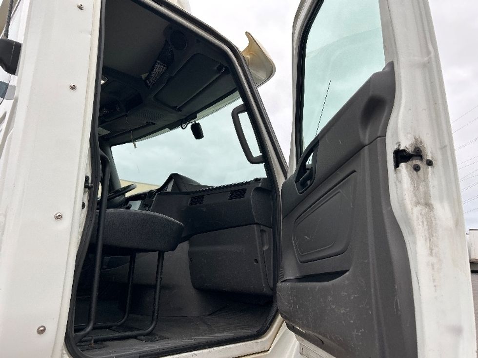 Day Cab Tractor-Heavy Duty Tractors-International-2019-LT625-West Sacramento-CA-187,807\n\t\tmiles-$ 27,500 - Image 12