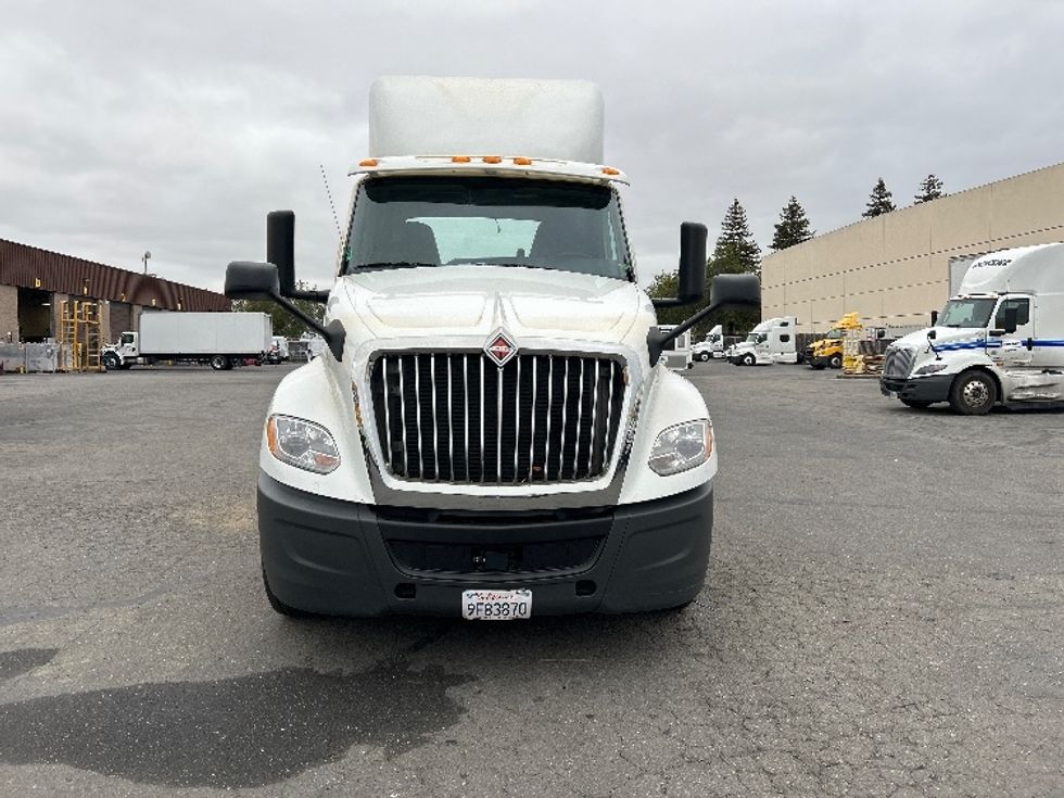 Day Cab Tractor-Heavy Duty Tractors-International-2019-LT625-West Sacramento-CA-187,807\n\t\tmiles-$ 27,500 - Image 2