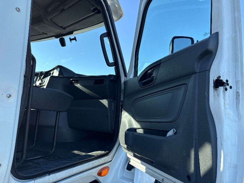 Day Cab Tractor-Heavy Duty Tractors-International-2019-LT625-West Sacramento-CA-206,561\n\t\tmiles-$ 31,250 - Image 12