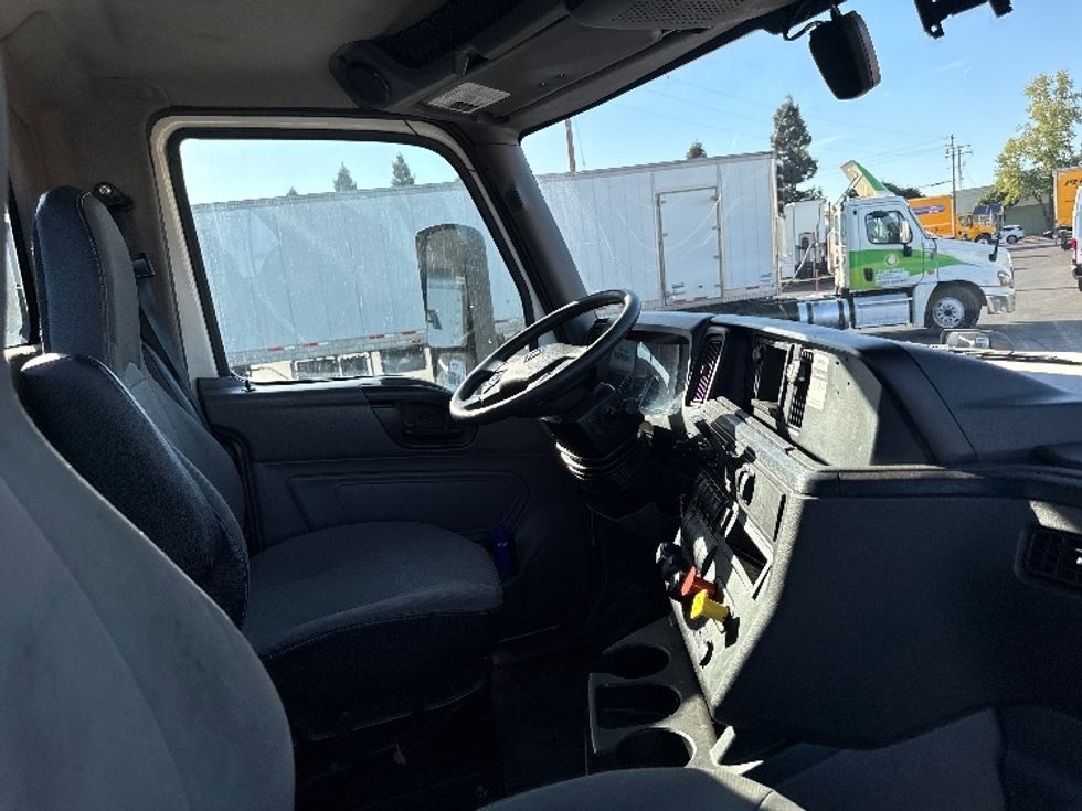 Day Cab Tractor-Heavy Duty Tractors-International-2019-LT625-West Sacramento-CA-206,561\n\t\tmiles-$ 31,250 - Image 14