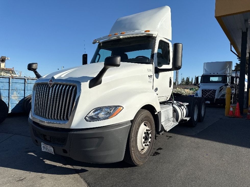 Day Cab Tractor-Heavy Duty Tractors-International-2019-LT625-West Sacramento-CA-206,561\n\t\tmiles-$ 31,250 - Image 3
