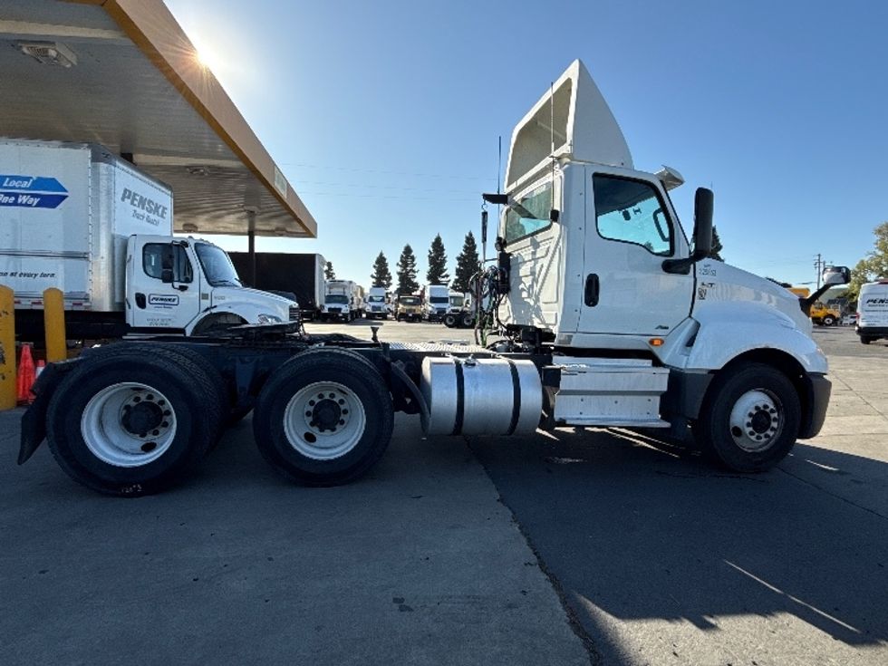 Day Cab Tractor-Heavy Duty Tractors-International-2019-LT625-West Sacramento-CA-206,561\n\t\tmiles-$ 31,250 - Image 8