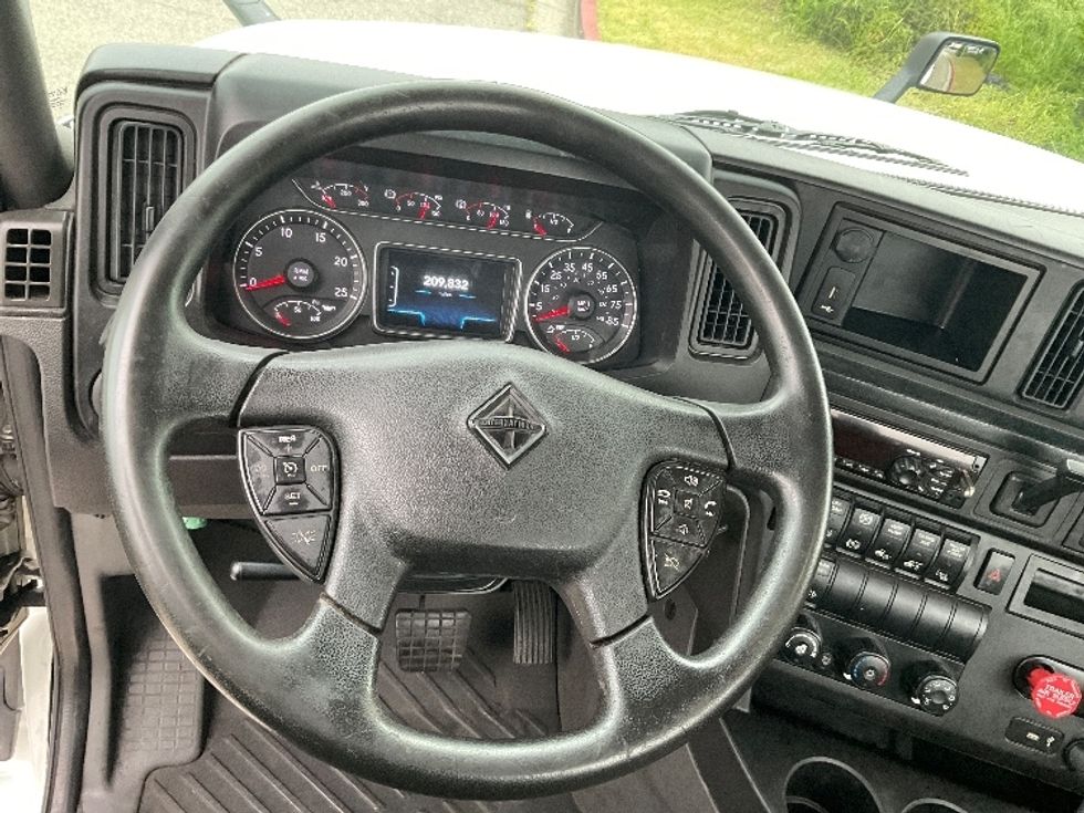 Day Cab Tractor-Heavy Duty Tractors-International-2019-LT625-West Sacramento-CA-209,831\n\t\tmiles-$ 32,250 - Image 11
