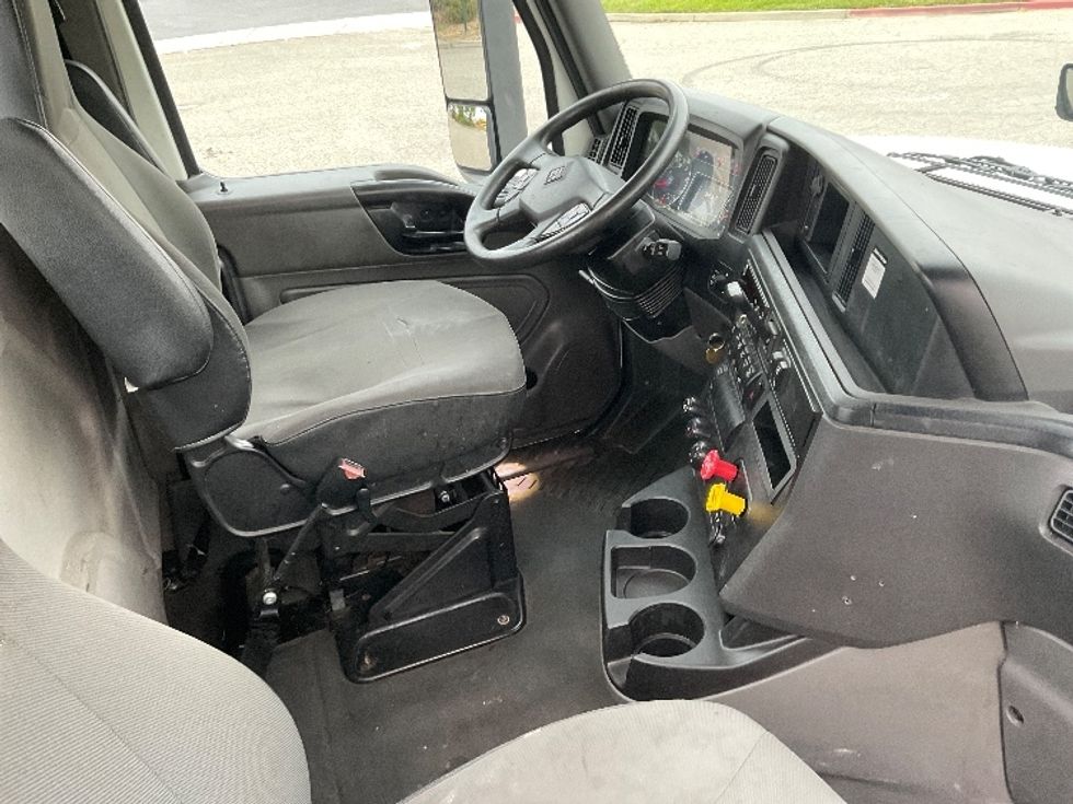 Day Cab Tractor-Heavy Duty Tractors-International-2019-LT625-West Sacramento-CA-209,831\n\t\tmiles-$ 32,250 - Image 14