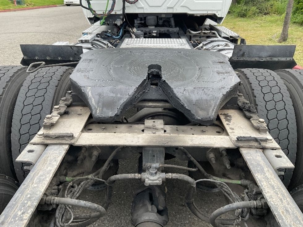 Day Cab Tractor-Heavy Duty Tractors-International-2019-LT625-West Sacramento-CA-209,831\n\t\tmiles-$ 32,250 - Image 6