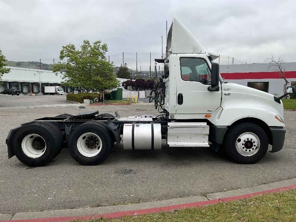 Day Cab Tractor-Heavy Duty Tractors-International-2019-LT625-West Sacramento-CA-209,831\n\t\tmiles-$ 32,250 - Image 8