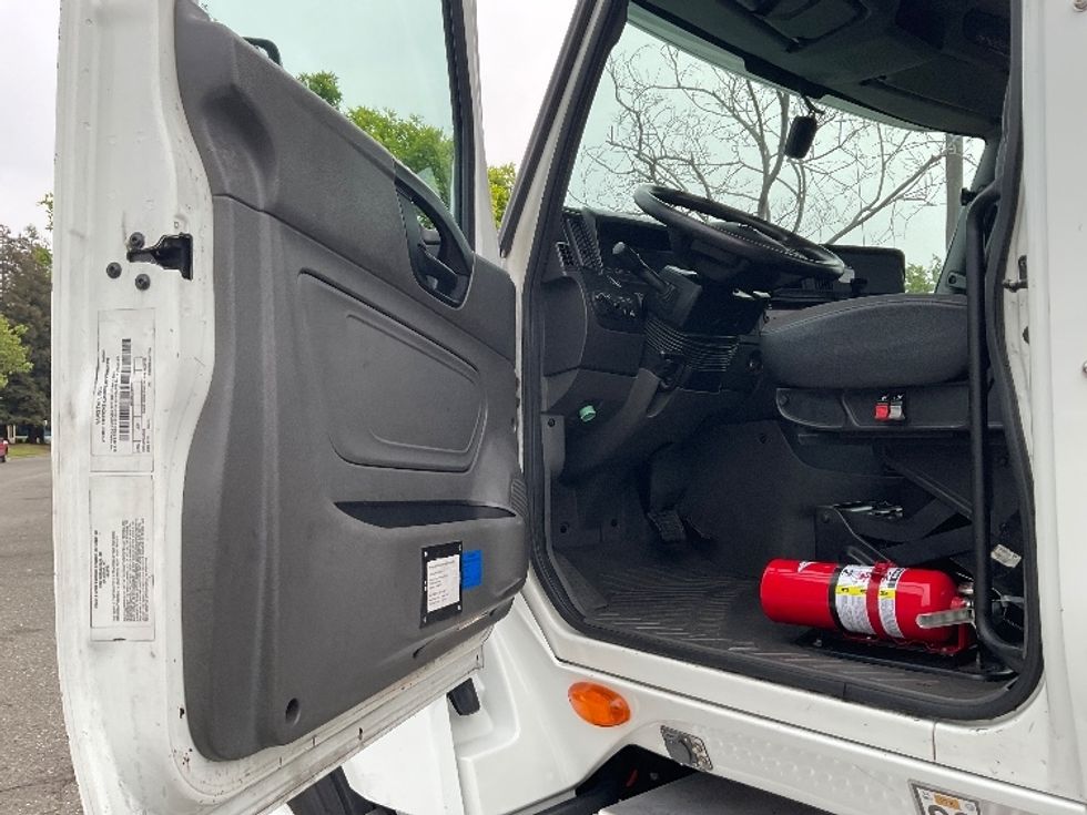 Day Cab Tractor-Heavy Duty Tractors-International-2019-LT625-West Sacramento-CA-209,831\n\t\tmiles-$ 32,250 - Image 9