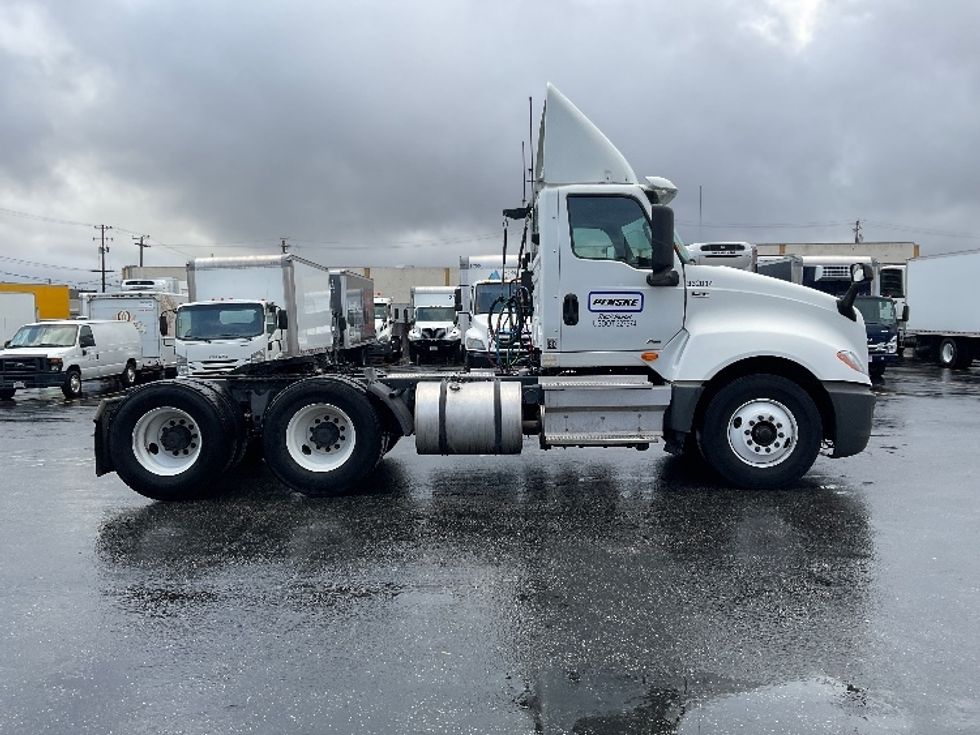 Day Cab Tractor-Heavy Duty Tractors-International-2019-LT625-West Sacramento-CA-235,204\n\t\tmiles-$ 36,000 - Image 8