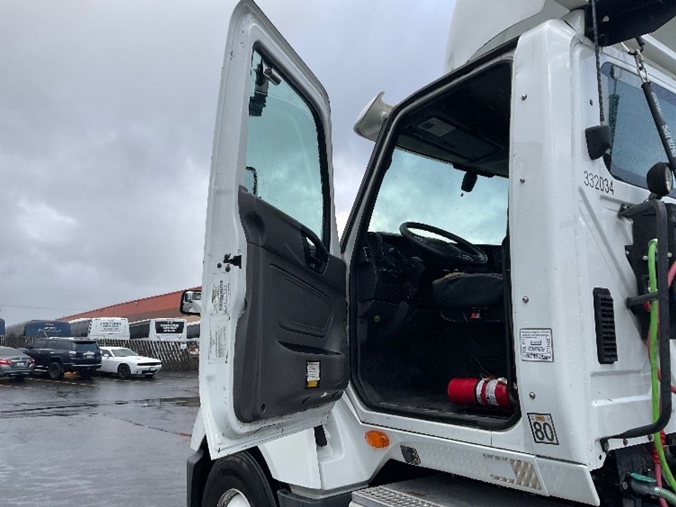Day Cab Tractor-Heavy Duty Tractors-International-2019-LT625-West Sacramento-CA-235,204\n\t\tmiles-$ 36,000 - Image 9