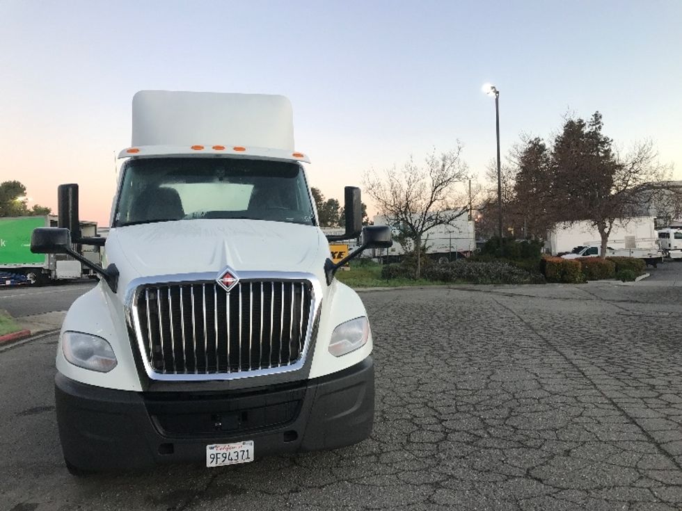Day Cab Tractor-Heavy Duty Tractors-International-2019-LT625-West Sacramento-CA-239,124\n\t\tmiles-$ 35,750 - Image 2