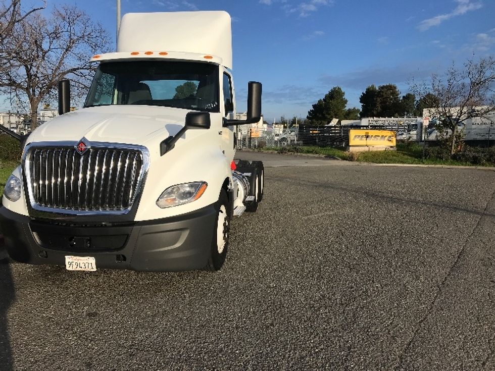 Day Cab Tractor-Heavy Duty Tractors-International-2019-LT625-West Sacramento-CA-239,124\n\t\tmiles-$ 35,750 - Image 3