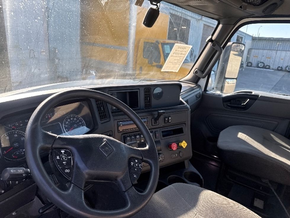 Day Cab Tractor-Heavy Duty Tractors-International-2019-LT625-West Sacramento-CA-253,810\n\t\tmiles-$ 30,250 - Image 10
