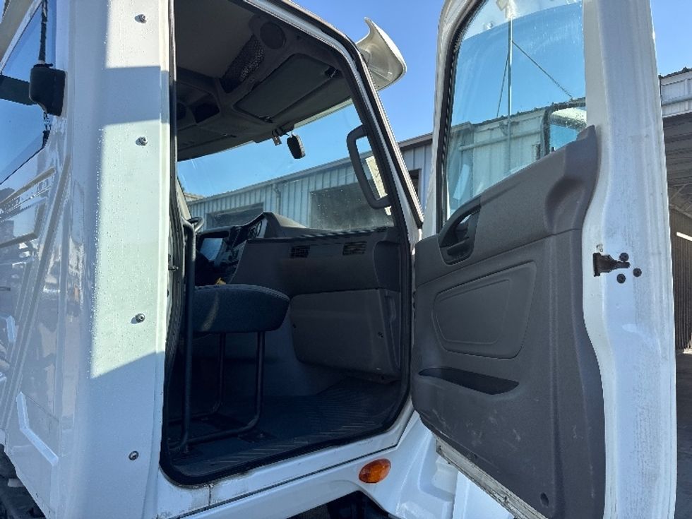 Day Cab Tractor-Heavy Duty Tractors-International-2019-LT625-West Sacramento-CA-253,810\n\t\tmiles-$ 30,250 - Image 12