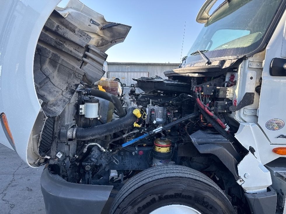 Day Cab Tractor-Heavy Duty Tractors-International-2019-LT625-West Sacramento-CA-253,810\n\t\tmiles-$ 30,250 - Image 16