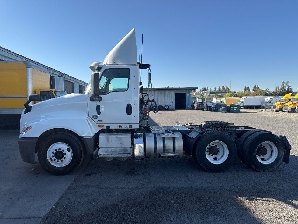 Day Cab Tractor-Heavy Duty Tractors-International-2019-LT625-West Sacramento-CA-253,810\n\t\tmiles-$ 30,250 - Image 4
