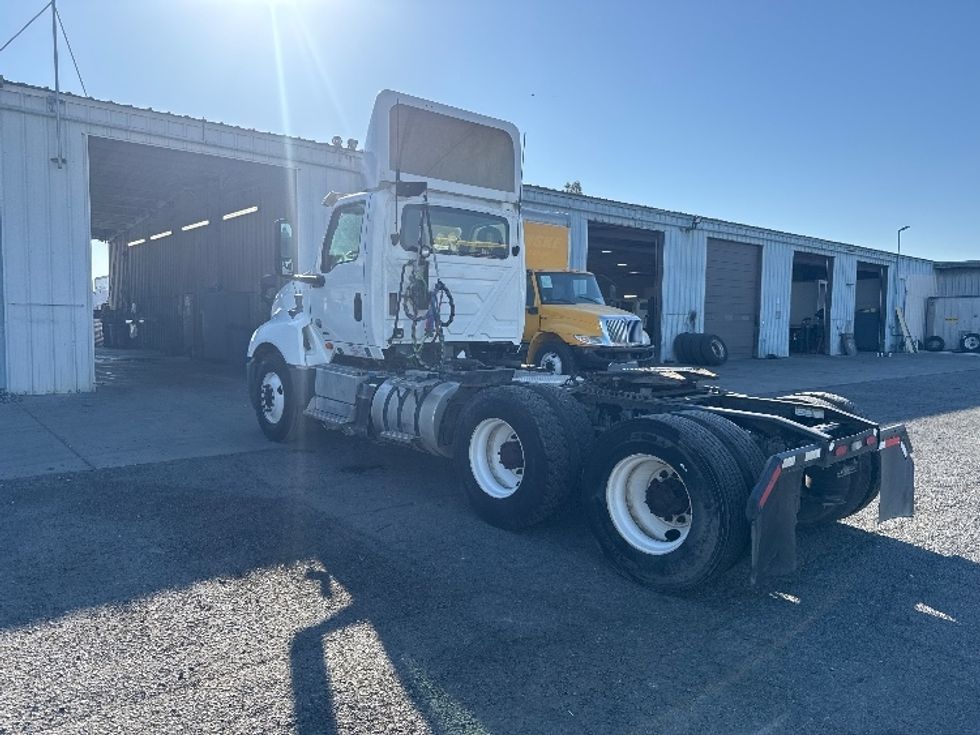 Day Cab Tractor-Heavy Duty Tractors-International-2019-LT625-West Sacramento-CA-253,810\n\t\tmiles-$ 30,250 - Image 5