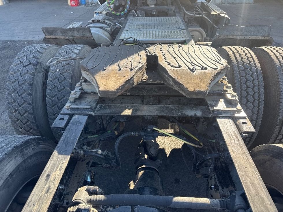 Day Cab Tractor-Heavy Duty Tractors-International-2019-LT625-West Sacramento-CA-253,810\n\t\tmiles-$ 30,250 - Image 6