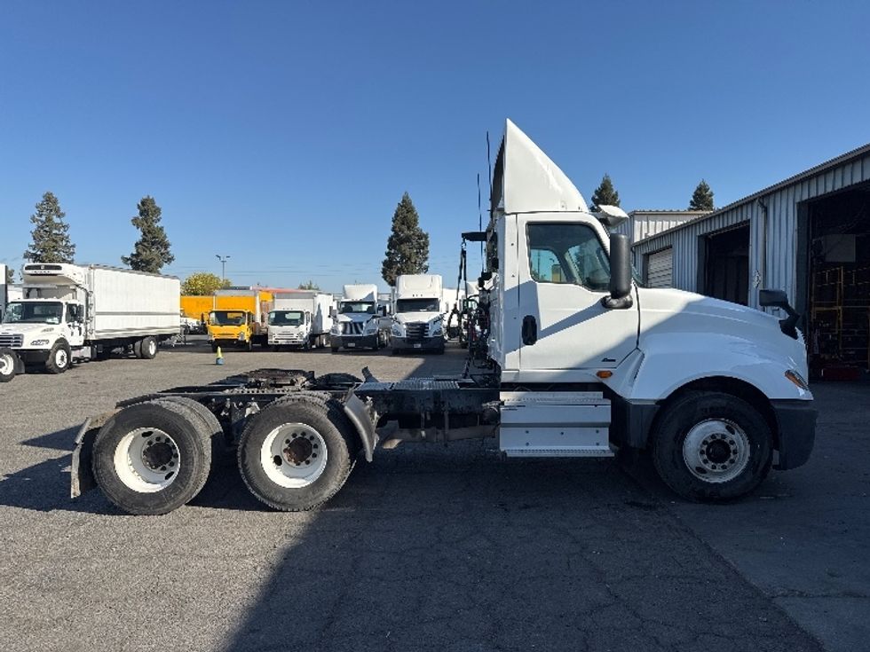 Day Cab Tractor-Heavy Duty Tractors-International-2019-LT625-West Sacramento-CA-253,810\n\t\tmiles-$ 30,250 - Image 8