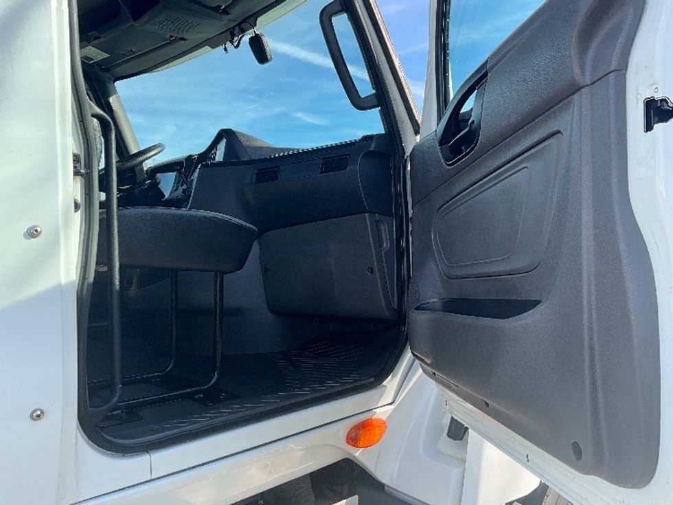 Day Cab Tractor-Heavy Duty Tractors-International-2019-LT625-West Sacramento-CA-276,413\n\t\tmiles-$ 39,250 - Image 12