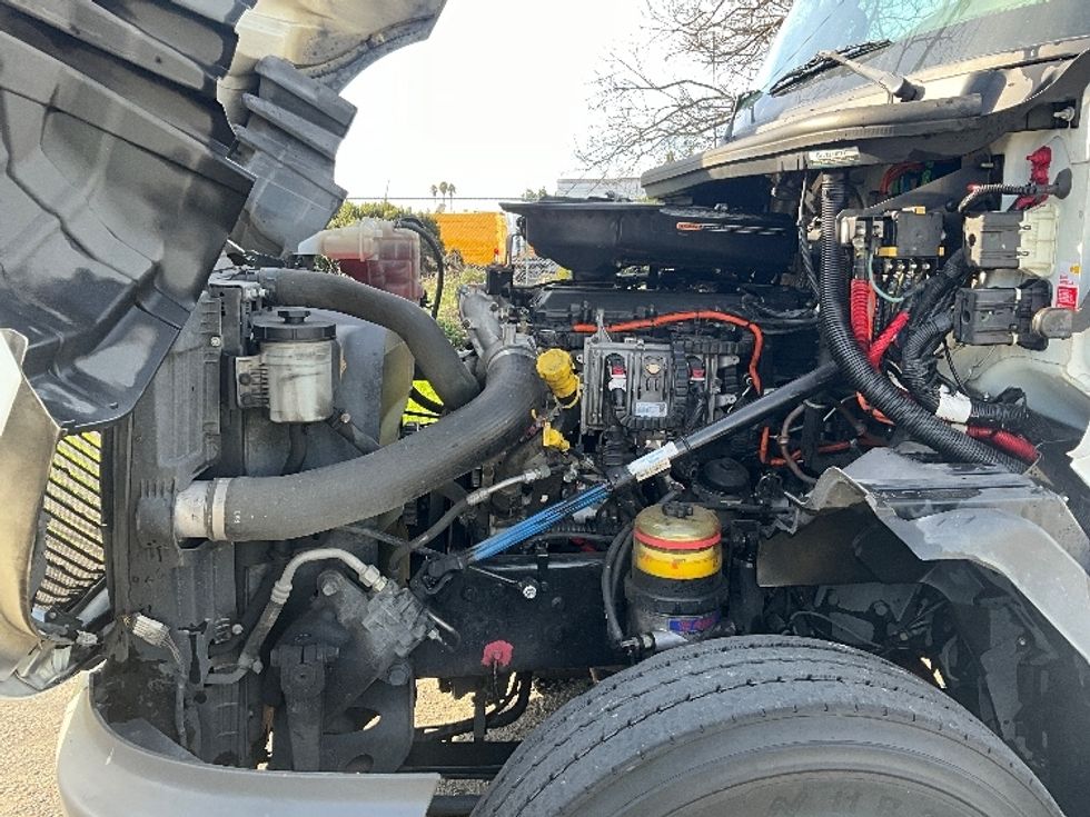 Day Cab Tractor-Heavy Duty Tractors-International-2019-LT625-West Sacramento-CA-276,413\n\t\tmiles-$ 39,250 - Image 16