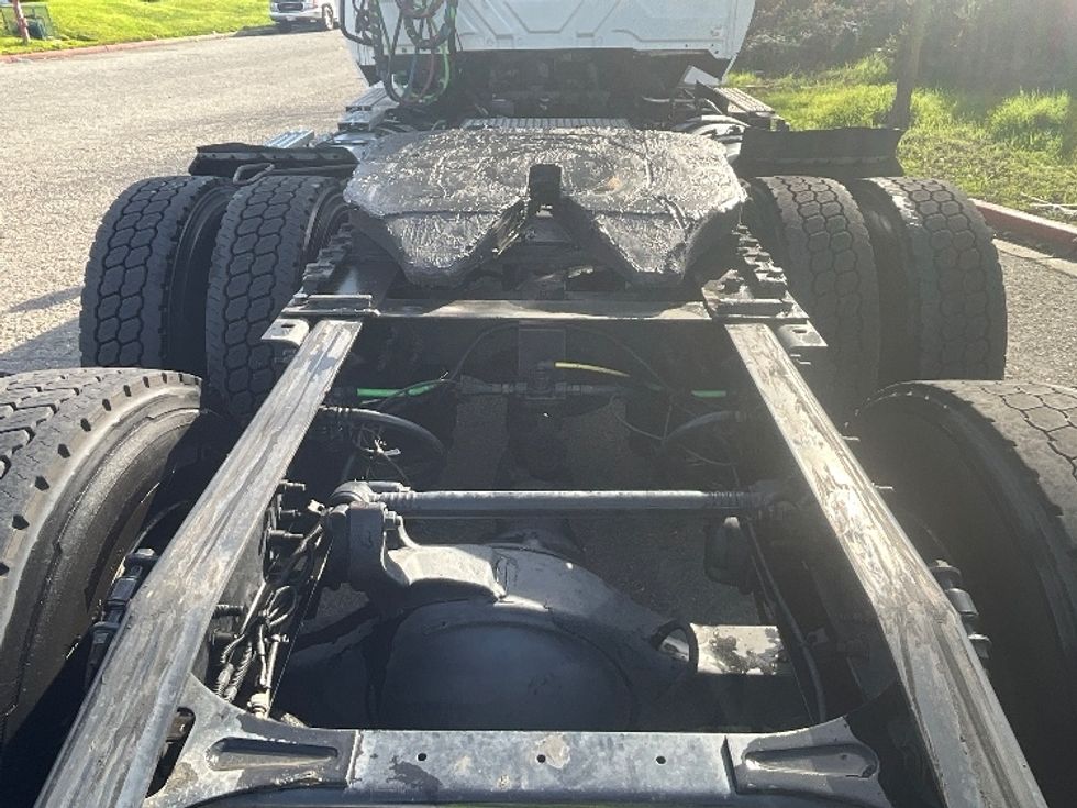 Day Cab Tractor-Heavy Duty Tractors-International-2019-LT625-West Sacramento-CA-276,413\n\t\tmiles-$ 39,250 - Image 6