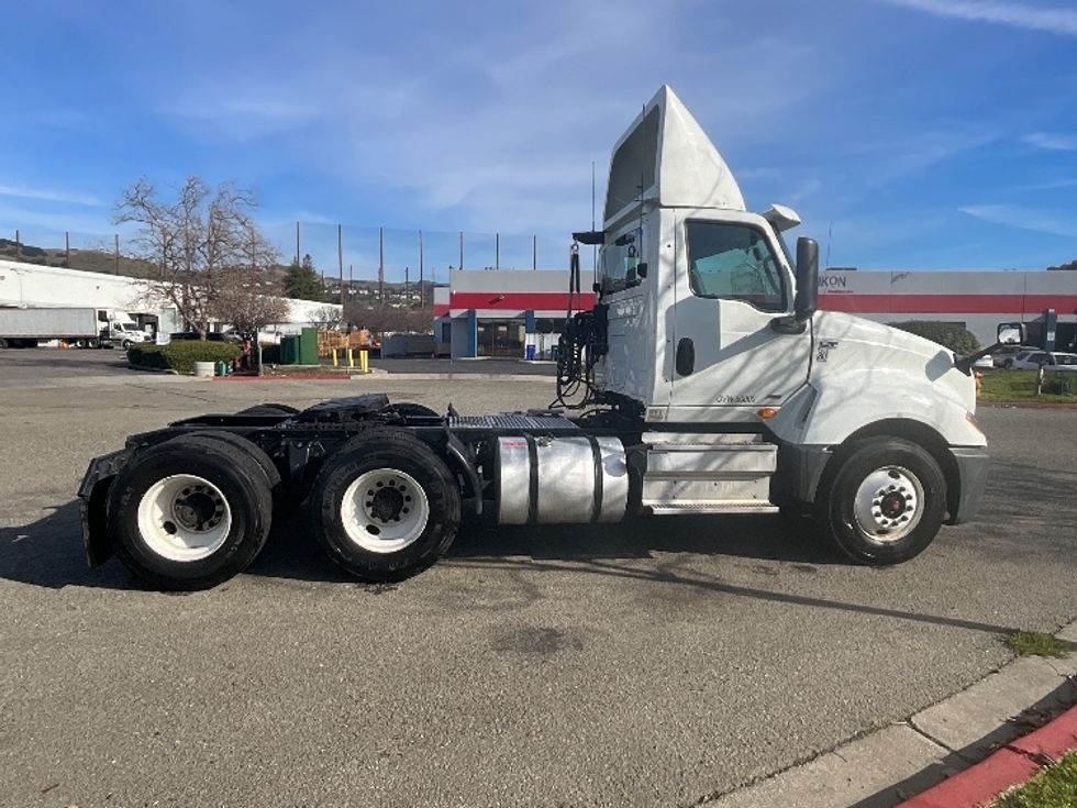 Day Cab Tractor-Heavy Duty Tractors-International-2019-LT625-West Sacramento-CA-276,413\n\t\tmiles-$ 39,250 - Image 8