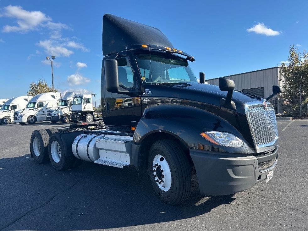 Day Cab Tractor-Heavy Duty Tractors-International-2019-LT625-West Sacramento-CA-278,684\n\t\tmiles-$ 26,750 - Image 1