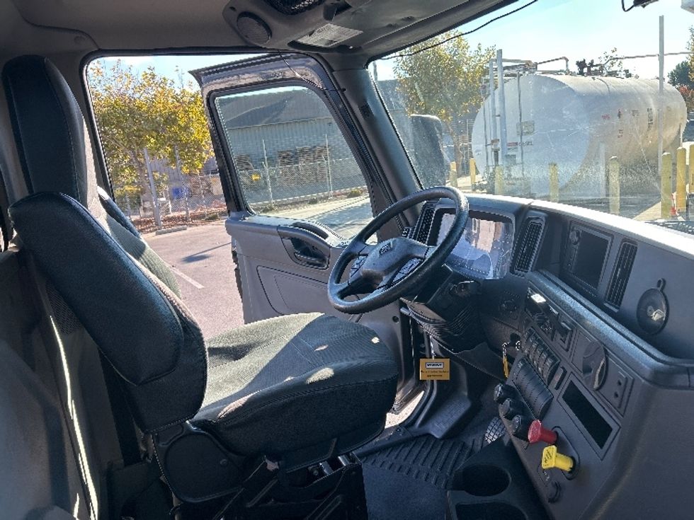Day Cab Tractor-Heavy Duty Tractors-International-2019-LT625-West Sacramento-CA-278,684\n\t\tmiles-$ 26,750 - Image 14