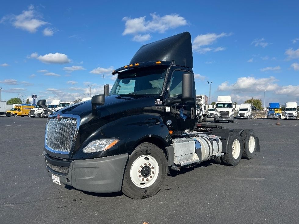Day Cab Tractor-Heavy Duty Tractors-International-2019-LT625-West Sacramento-CA-278,684\n\t\tmiles-$ 26,750 - Image 3