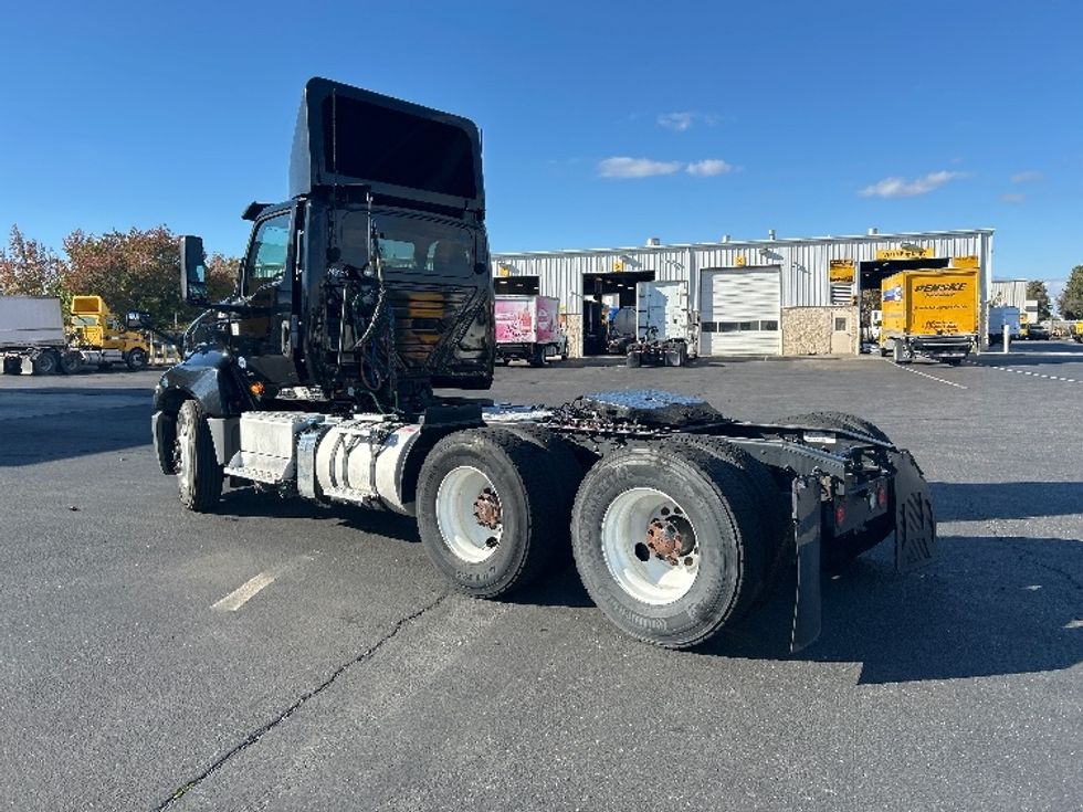 Day Cab Tractor-Heavy Duty Tractors-International-2019-LT625-West Sacramento-CA-278,684\n\t\tmiles-$ 26,750 - Image 5