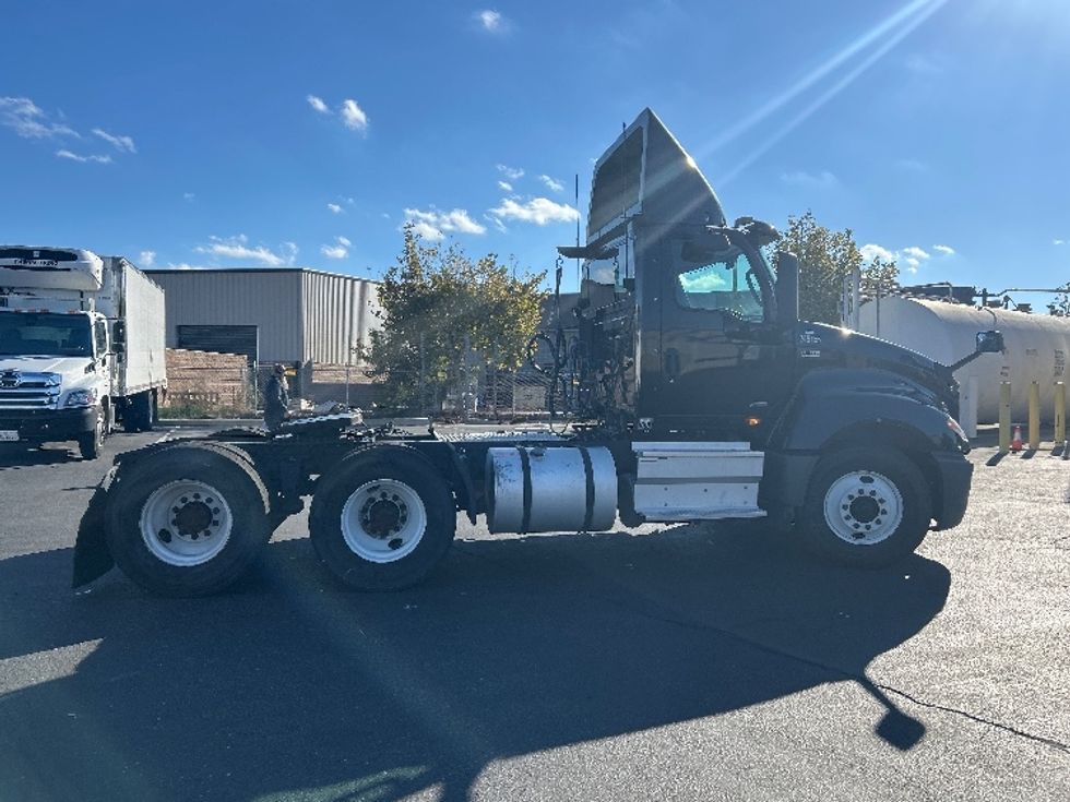Day Cab Tractor-Heavy Duty Tractors-International-2019-LT625-West Sacramento-CA-278,684\n\t\tmiles-$ 26,750 - Image 8