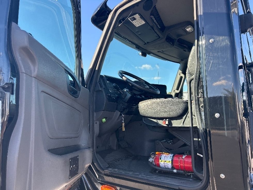 Day Cab Tractor-Heavy Duty Tractors-International-2019-LT625-West Sacramento-CA-278,684\n\t\tmiles-$ 26,750 - Image 9